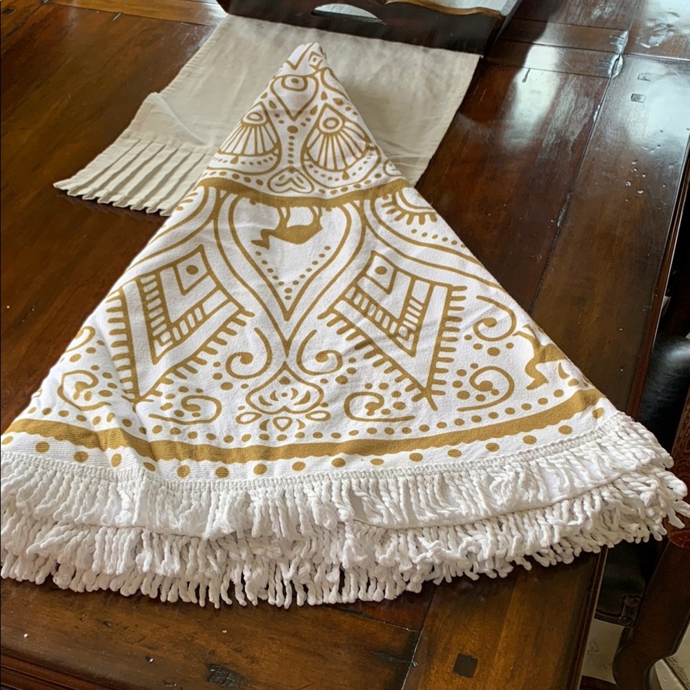 68” round Beach Towel with tassels and Terry cloth lining 🏝️ or table covering
